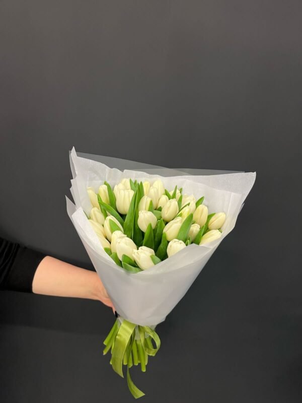 Buchet 25 lalele albe - imagine 5
