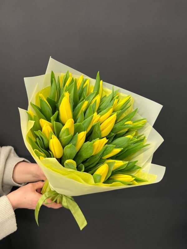 35 yellow tulips - Image 3