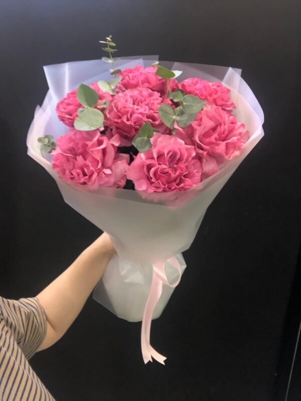 7 peony roses